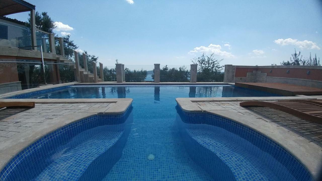 Villa Lkl, Heated Private Pool, Secluded And With A Great View Каштела Екстер'єр фото